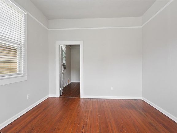 5th image of 419 S Bernadotte St