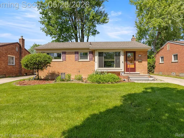 8245 N Hubbard St, Westland, MI 48185