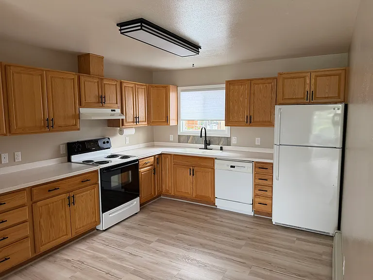 240 W 33rd Ave #1 — Photo 7