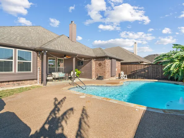 1667 Fraser Dr, Burleson, TX 76028