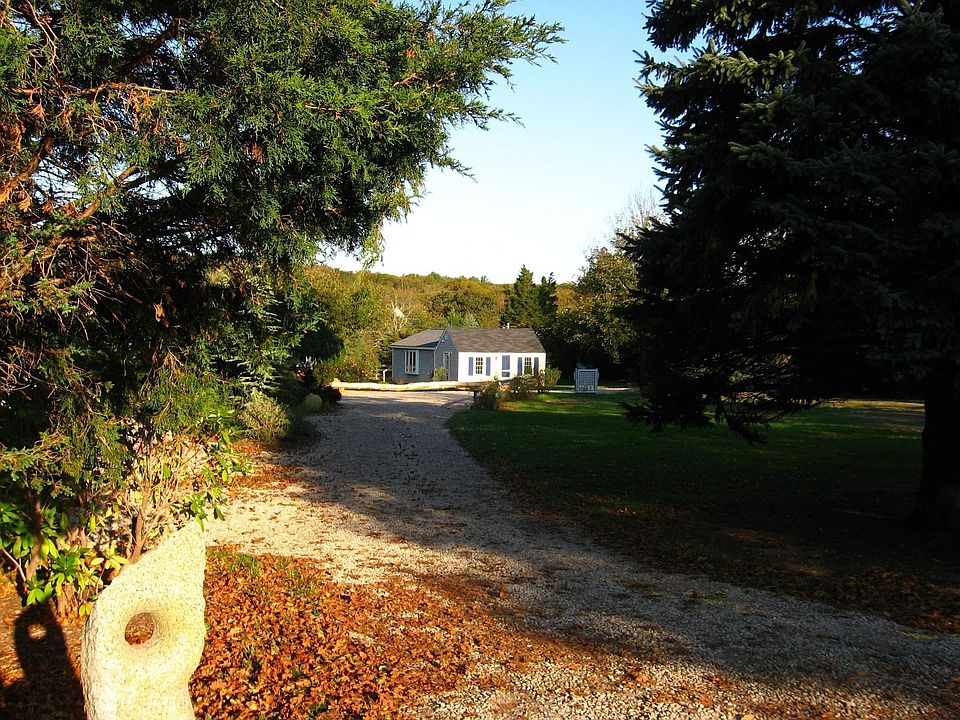 A Cape retreat in a country setting