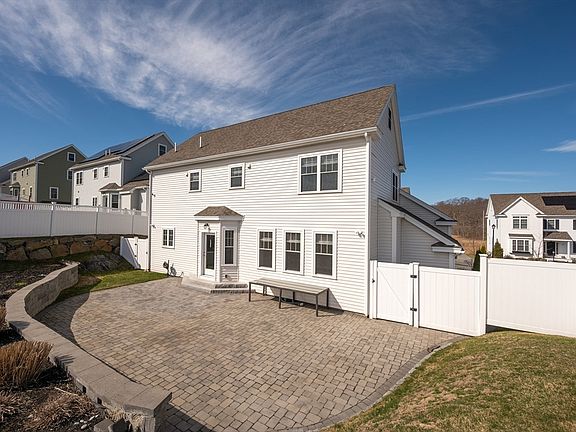5th image of 43 Osborne Hill Dr