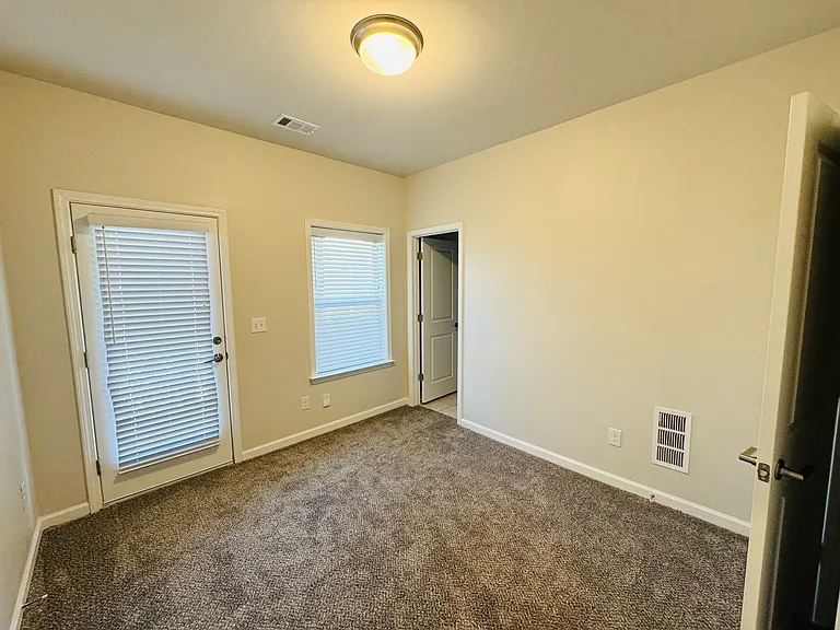 3716 Davis Cir — Photo 19