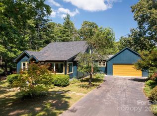 136 Graveyard Rd, Fairview, NC 28730