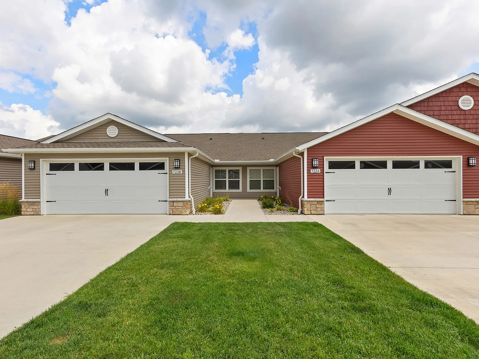 Redwood Vandalia — Photo 1