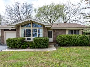 414 Northgate Rd, Lindenhurst, IL 60046