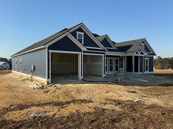 3rd image of 146 Lakeridge Cir