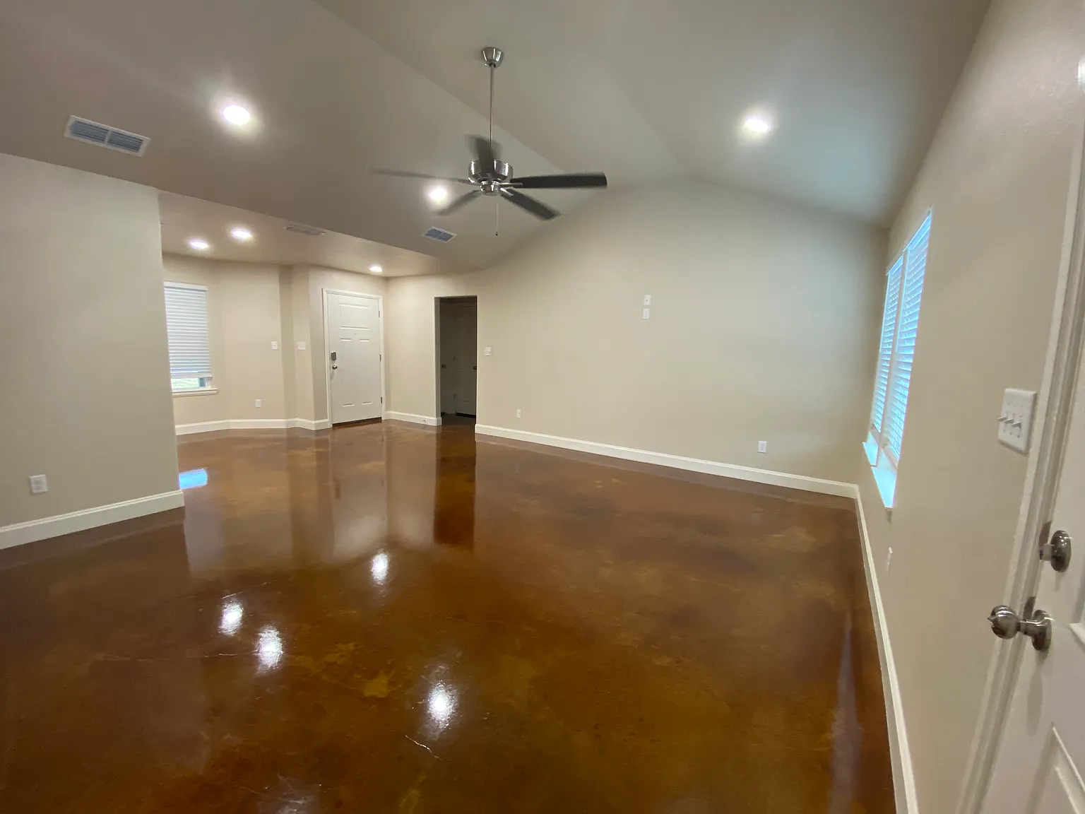 2293 Kelly Rd — Photo 2
