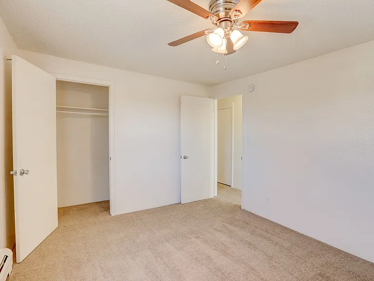 Allison Court Apartments — Photo 50