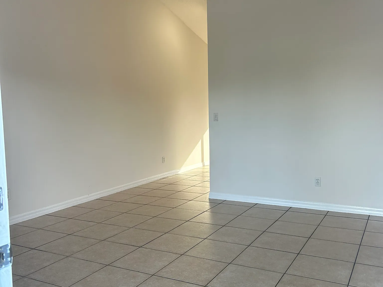 2 bed, 900 sqft, $2,000 — Photo 4