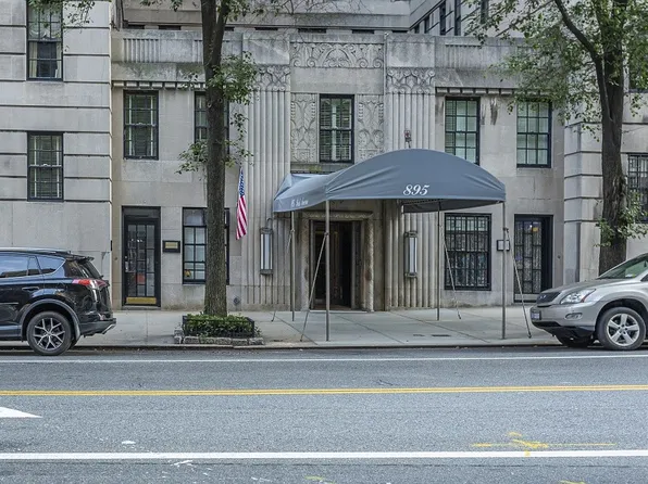 895 Park Ave #1B, New York, NY 10075