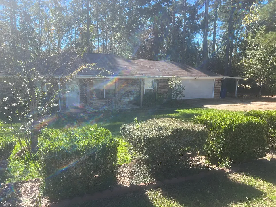 1062 Longleaf Dr