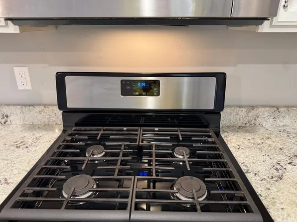 510 Oakleigh Ave, Appomattox, VA 24522