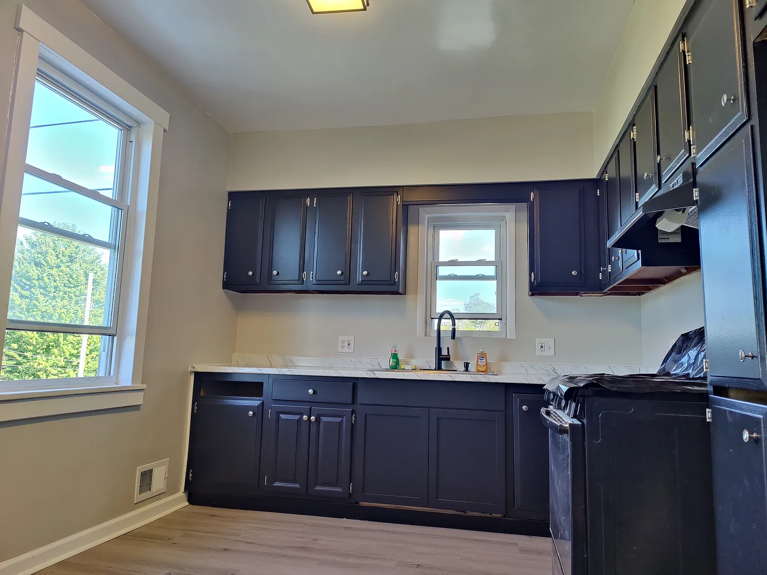 2 bed, 1080 sqft, $1,200 — Photo 3