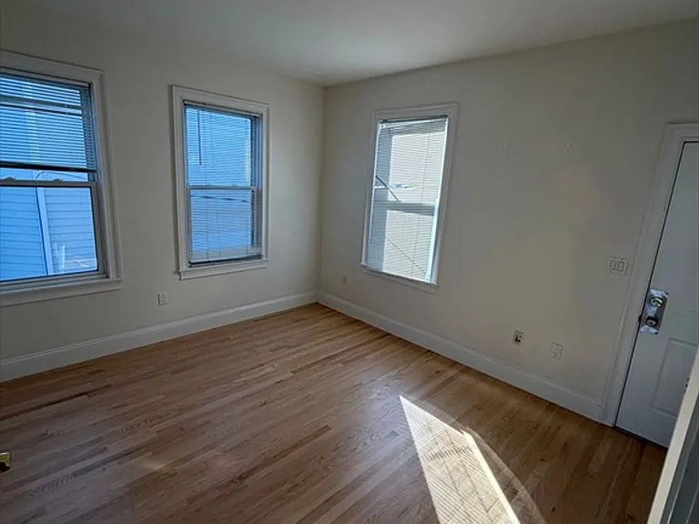4-12 Humboldt Pl #1-6 — Photo 3
