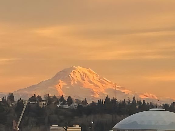Wow this view from the front porch! Gorgeous!