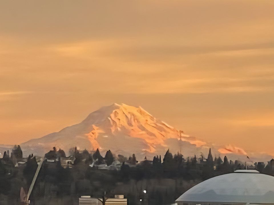 Wow this view from the front porch! Gorgeous!