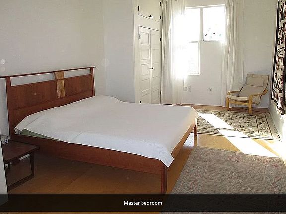  Breezy w high ceilings