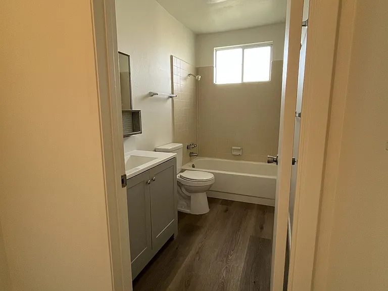 5330 Driftwood St #5 — Photo 8