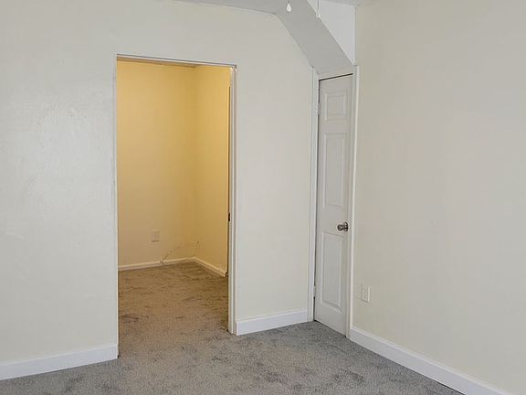5th image of 1118 Victory Blvd #A1118v-b