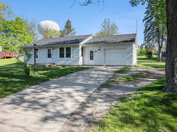 445 E Cherry St, Fremont, MI 49412
