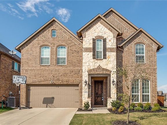 3rd image of 2413 Fountain Gate Dr