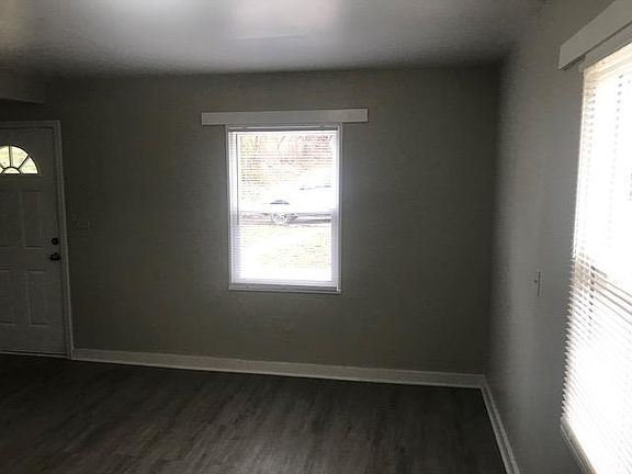 3rd image of 833 Stewart Ave