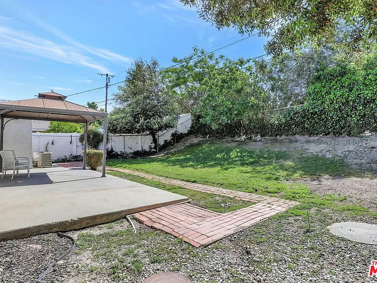 6421 Franrivers Ave — Photo 39