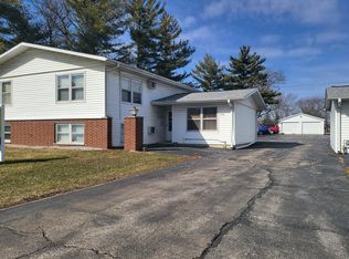 1116 Sheffer Rd #F, Aurora, IL 60505