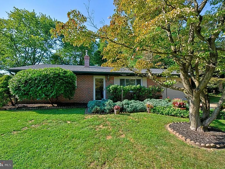 204 Belmont Dr SW — Photo 3