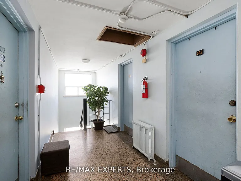 3261A Lakeshore Rd W #101 — Photo 20