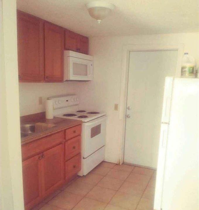 2nd image of 1003 Wildflower St
