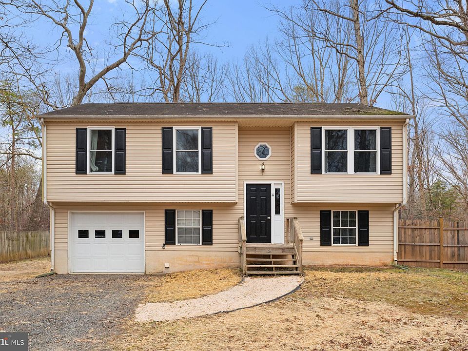 1st image of 4 Glade Dr