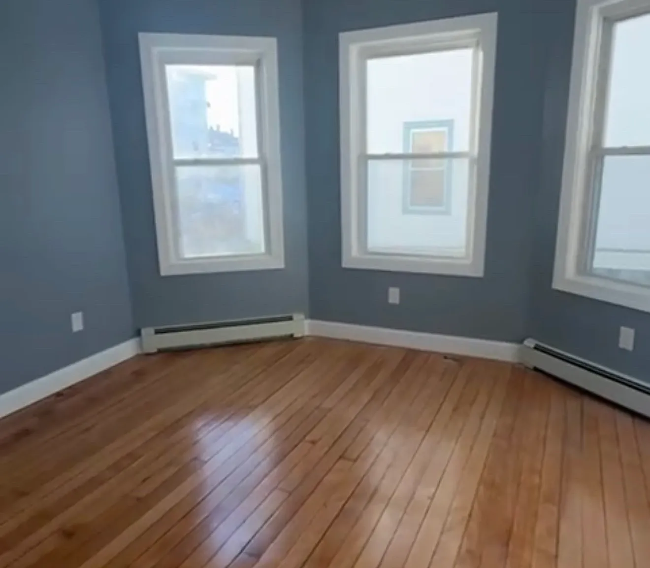 3 bed, 1300 sqft, $2,850 — Photo 3