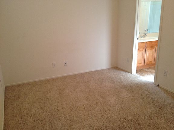 5th image of 913 Bob Barney Ct