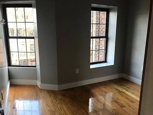 Rented by Premier Metro Realty Corp | media 16
