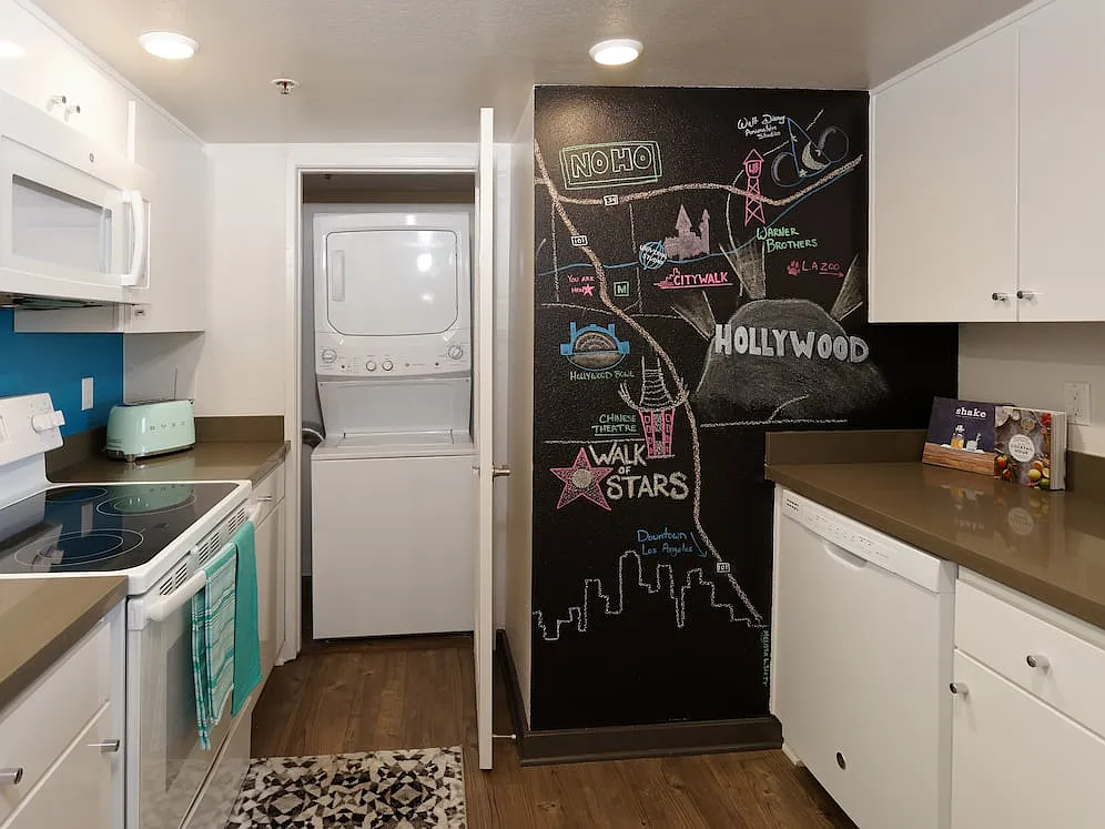 AVA Studio City — Photo 2
