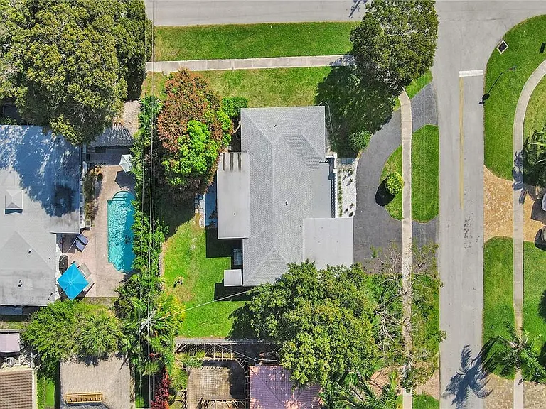 1013 SE 14th Ct — Photo 10