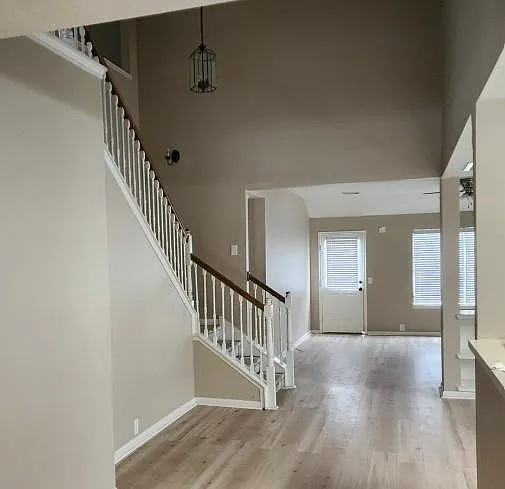 4 bed, 2.5 bath, 3000 sqft, $2,850 — Photo 4