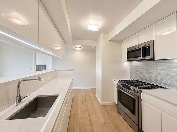 4th image of 13835 39th Ave APT 6H