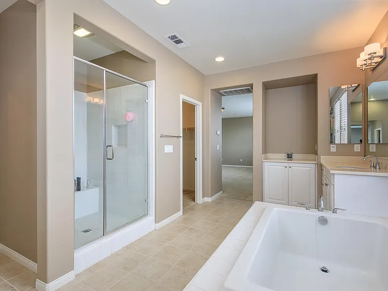Primary En Suite Bathroom