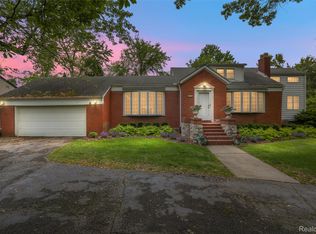 2136 Lawndale Ave, West Bloomfield, MI