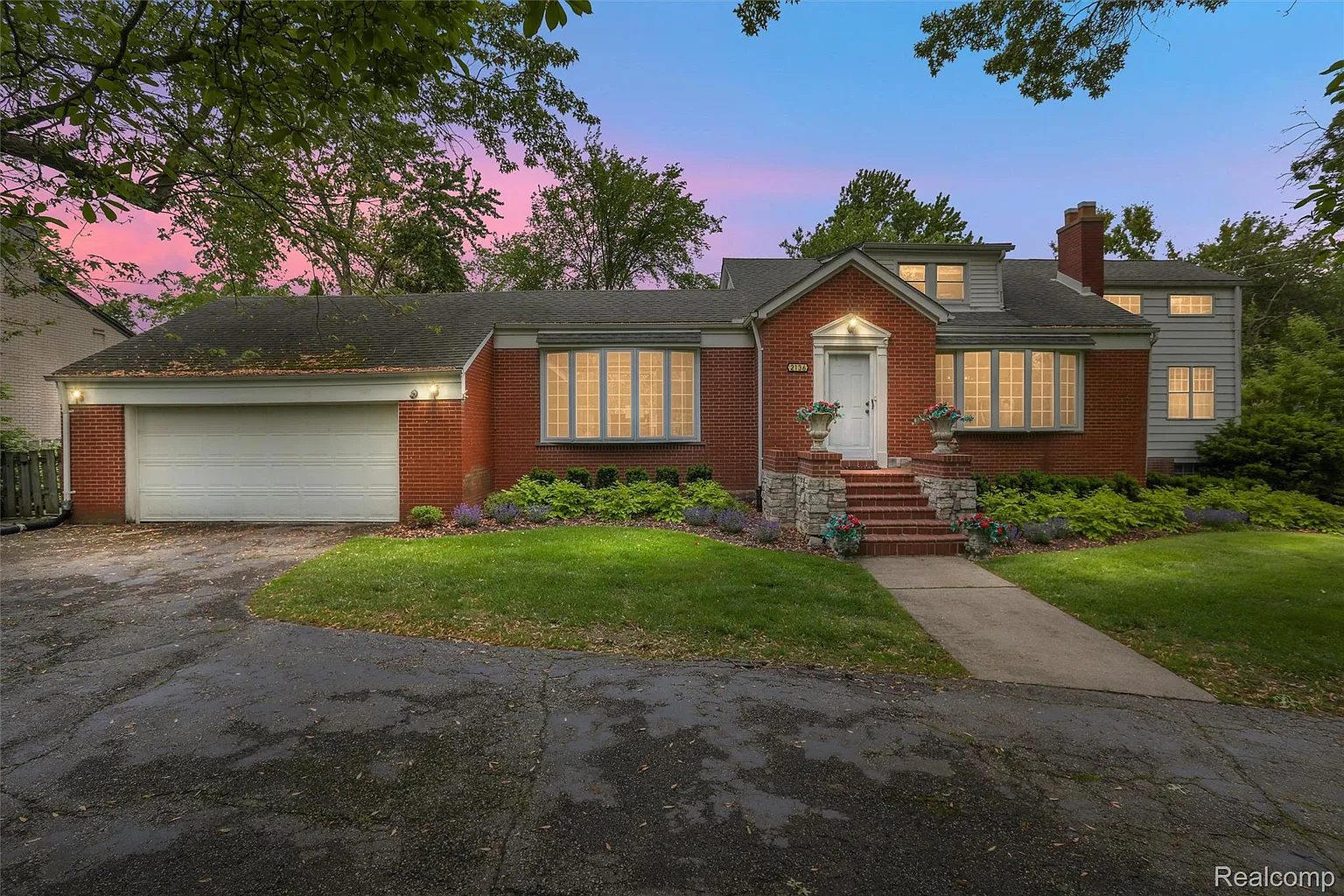 2136 Lawndale Ave photo 1