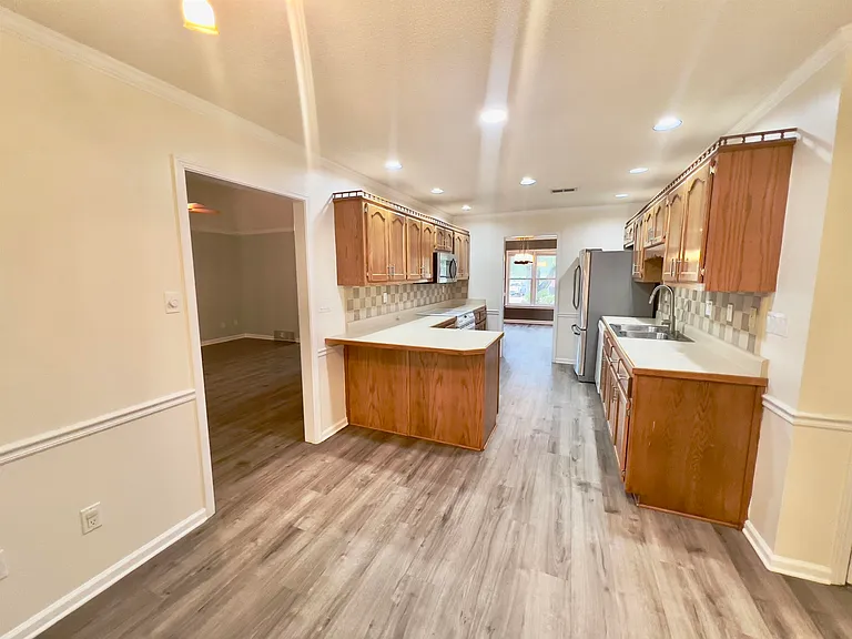 545 Wilkes Cv — Photo 8