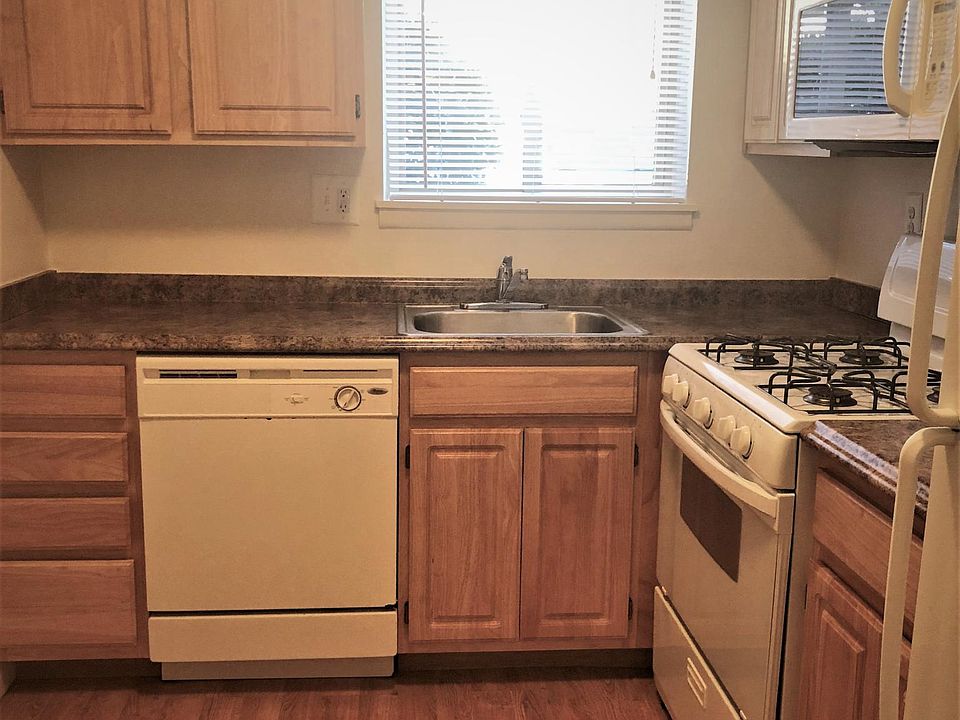1st image of 319 Stevens Cir APT 1D