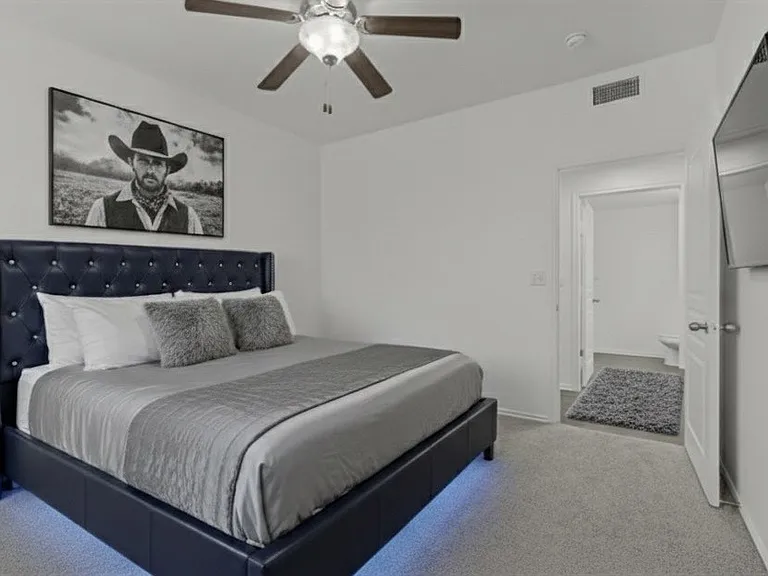 PECAN POINTE — Photo 6