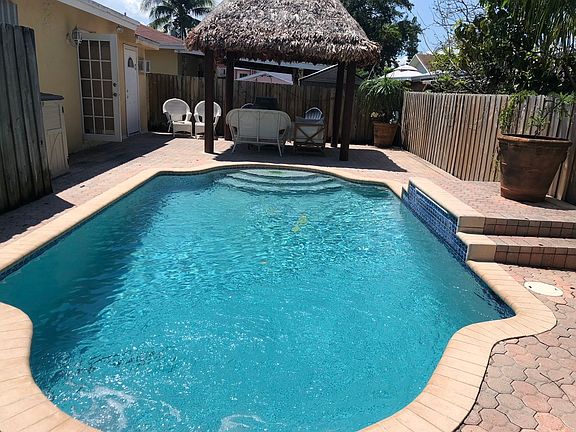 3rd image of 2427 NW 33rd St