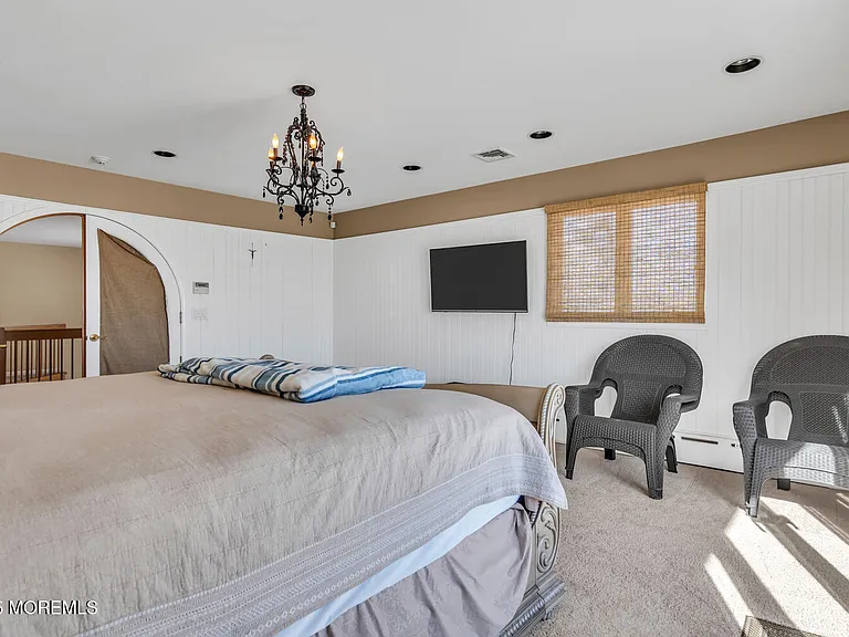 115 N Ocean Ave — Photo 50