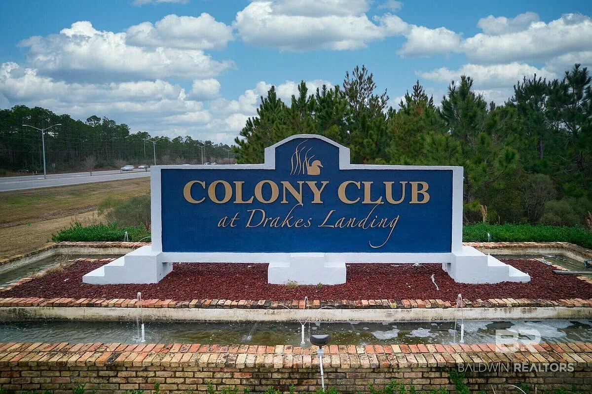 2 bed, 2.0 bath, 1004 sqft, $1,900 — Photo 2
