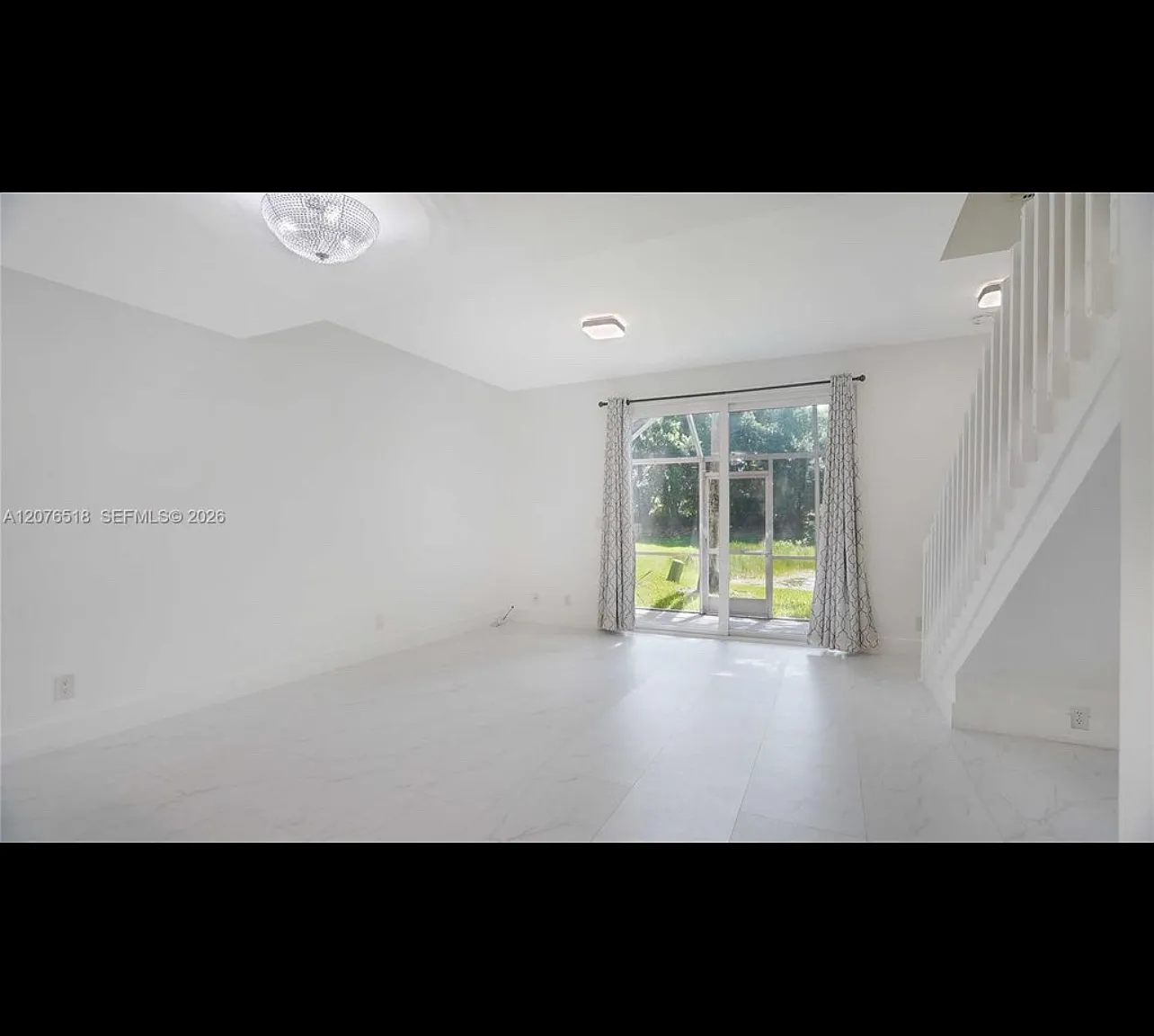 2 bed, 1.5 bath, 969 sqft, $2,700 — Photo 3